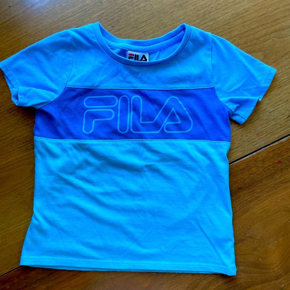 Fila Tee Sz 7 (fits more like a 6) - Picture 1 of 3